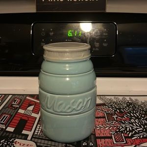 stacking measuring cups.